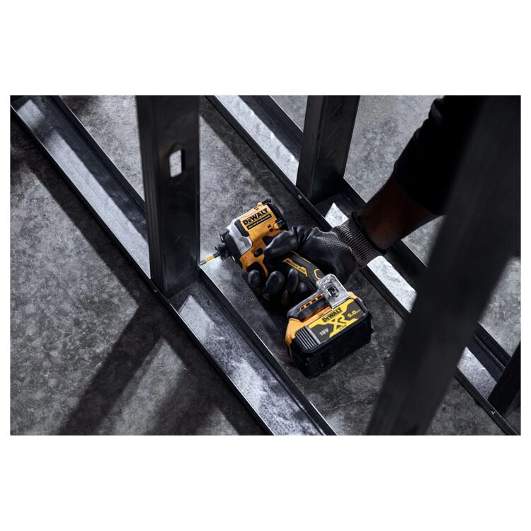 Аккумуляторный импульсный шуруповерт DeWALT 18B DCF850N-XJ