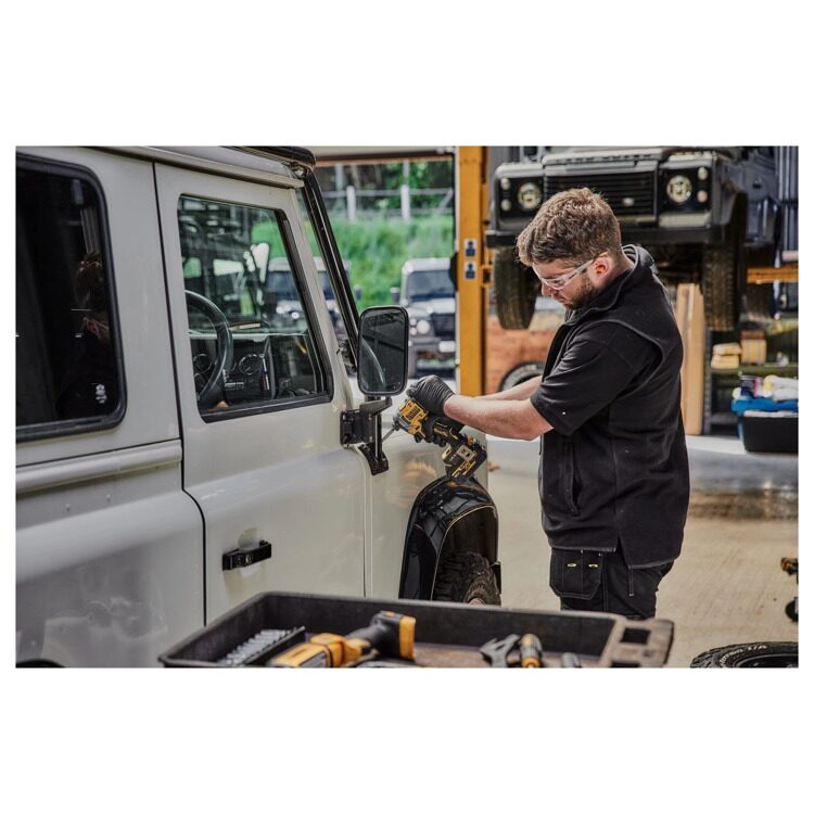 Аккумуляторный импульсный шуруповерт DeWALT 18B DCF850N-XJ