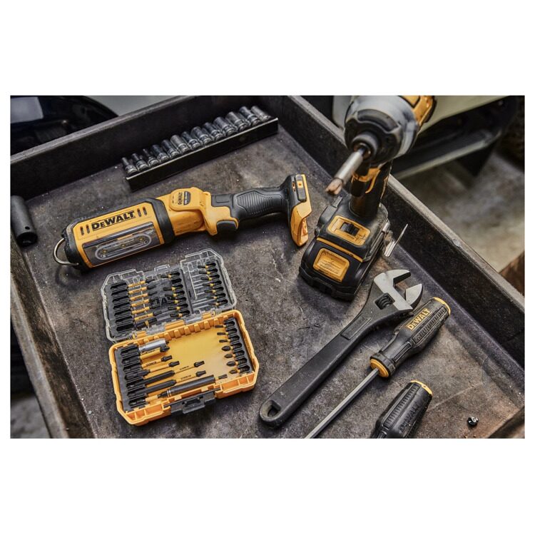 Аккумуляторный импульсный шуруповерт DeWALT 18B DCF850N-XJ