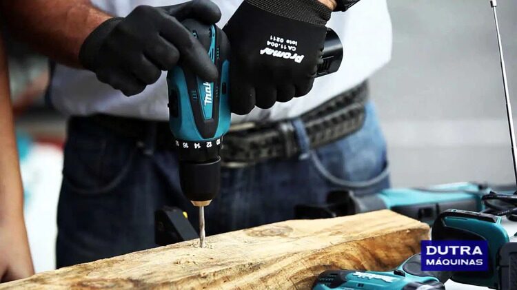 Аккумуляторная дрель-шуруповёрт Makita DF330DWE